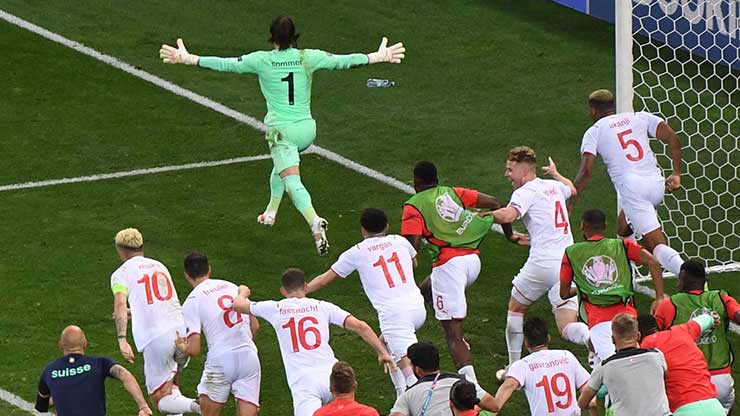 Thuy-Si-loai-Phap-khoi-EURO-gay-choang-toan-the-gioi-Loat-luan-luu-pha-dop-67-nam-hgb99epty6uuyqysq2lw_skysports-yann-sommer-penalti-1624919229-958-width740height416
