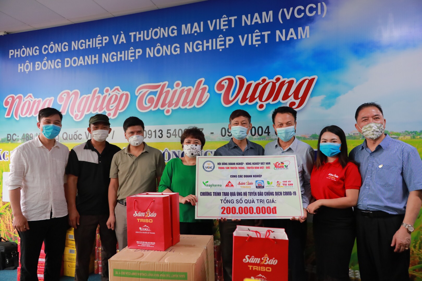 Triso Group đồng hành hỗ trợ tuyến đầu chống dịch.