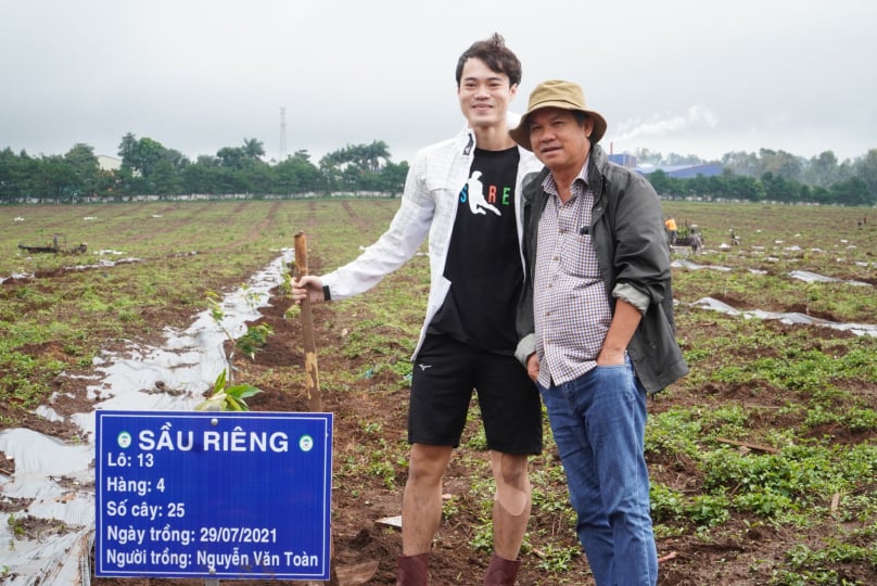 Văn Toàn và bầu Đức.