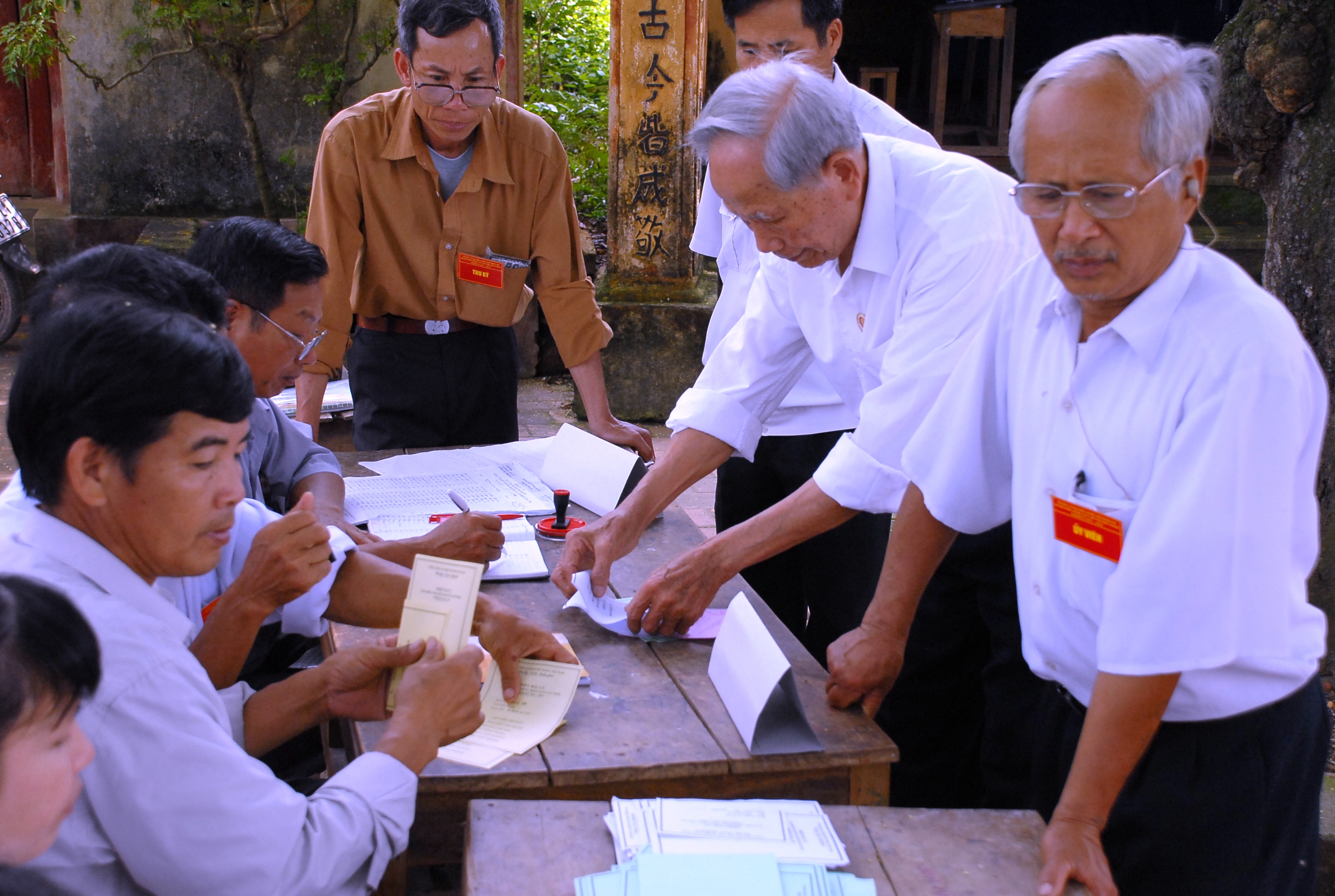 4. Ông Chu Văn Mùi tham gia Bầu cử Đại biểu Quốc hội và HĐND các cấp tại địa phương DSC_0244