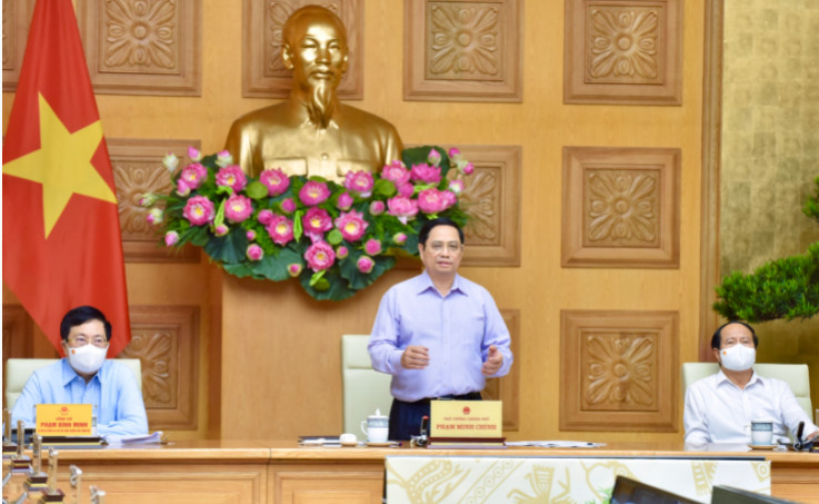 Thủ tướng yêu cầu, đầu tư công phải dẫn dắt và kích hoạt đầu tư của mọi thành phần kinh tế, huy động mọi nguồn lực trong xã hội cho đầu tư phát triển. Ảnh: VGP/Nhật Bắc.