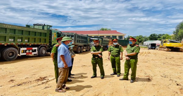 Nhiều đợt ra quân và kiểm tra đột xuất tại các điểm mỏ của Công an Thanh Hóa đã kịp thời trấn chỉnh nhiều hành vi vi phạm của  các các nhân, doanh nghiệp hoạt động trong lĩnh vực khai thác khoáng sản.