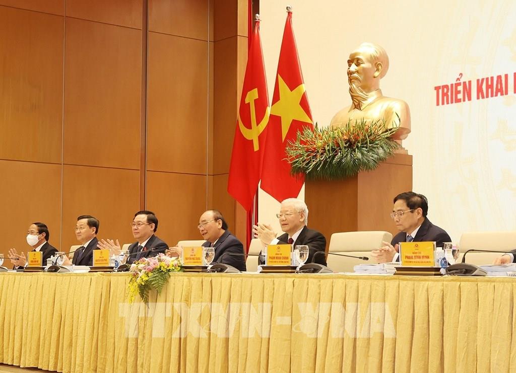 Tổng Bí thư Nguyễn Phú Trọng cùng các đồng chí lãnh đạo Đảng, Nhà nước chủ trì hội nghị. Ảnh: Trí Dũng – TTXVN.