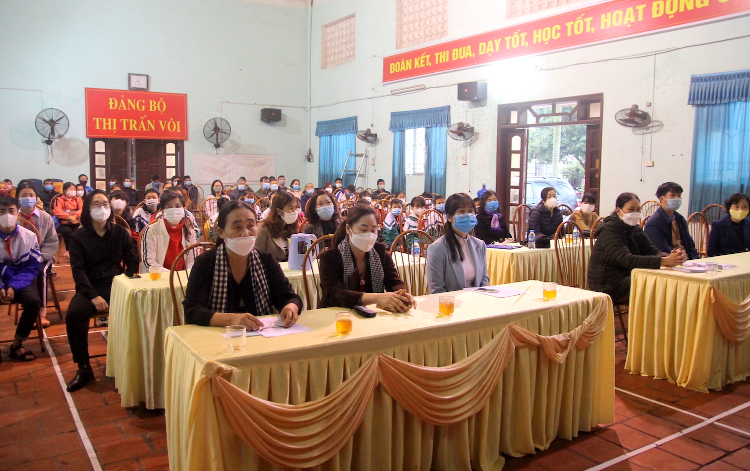 Các đại biểu và học sinh dự Chương ttrình
