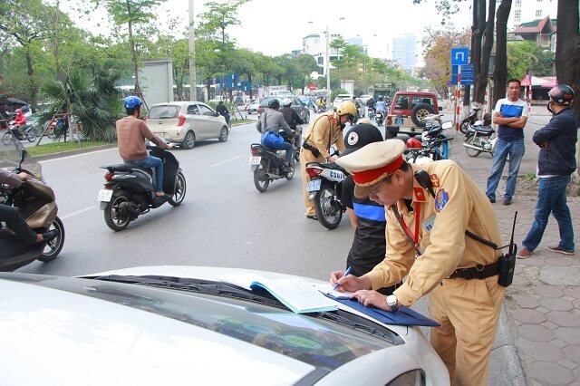 nghi-dinh-100-quy-dinh-nhung-loi-vi-pham-nao-se-bi-tam-giu-xe-1