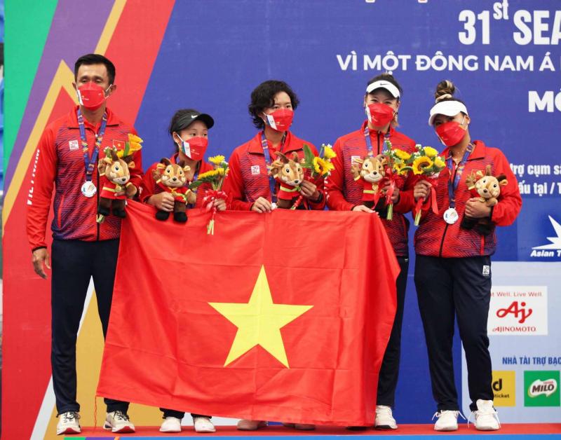 Quần vợt nữ Việt Nam đoạt huy chương bạc nội dung đồng đội nữ tại SEA Games 31.