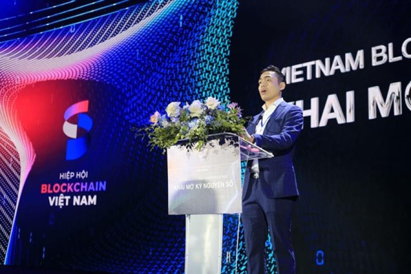 Ông Huy Nguyễn CEO KardiaChain - Phó chủ tịch Hiệp hội Blockchain Việt Nam phát biểu tại sự kiện