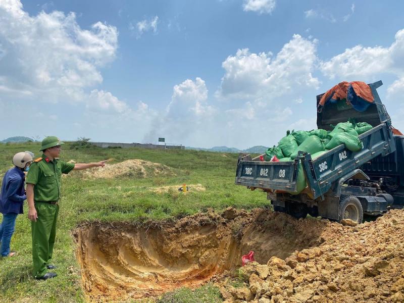 Hơn 1 tẫn mỡ không rõ nguồn gôc đã được đem đi xử lý