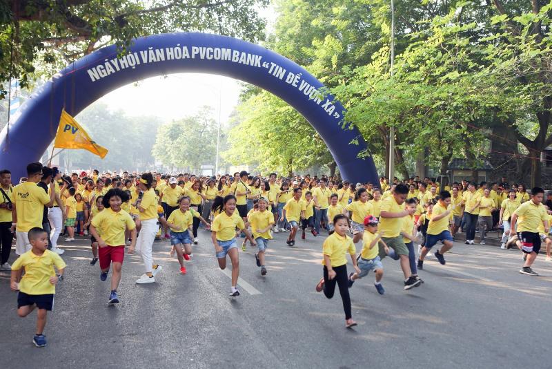 Pic 2. Ngay hoi van hoa 1.10