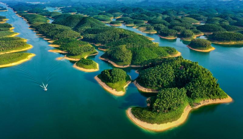 Khẩn trương hoàn thiện hồ sơ đồ án quy hoạch chung xây dựng khu du lịch quốc gia hồ Thác Bà. Ảnh minh họa.