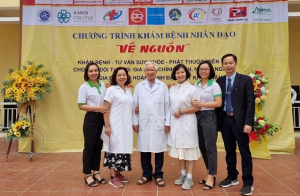 duoc-pham-quoc-te-abipha-het-minh-trong-hoat-dong-kham-benh-nhan-dao-ve-nguon