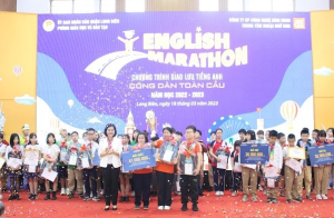 Hàng trăm học sinh tiểu học giao lưu tiếng Anh “English Marathon”