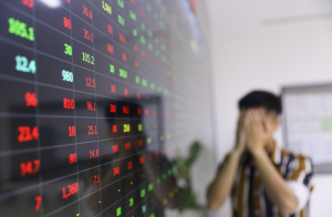 Khối ngoại tiếp tục bán ròng, VN-Index quay đầu giảm gần 5 điểm