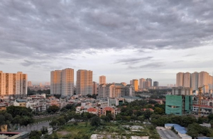 Lãi suất tiếp tục 'hạ nhiệt,' bất động sản chờ dòng tiền quay trở lại