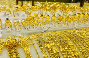 Giá vàng hôm nay 31/5: Thị trường quốc tế tăng vọt, trong nước biến động nhẹ