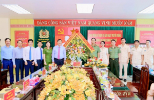 Bí thư tỉnh ủy Nam Định chúc mừng 65 năm ngày truyền thống Lực lượng An ninh Chính trị nội bộ công an tỉnh