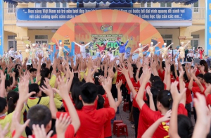 Hàng trăm học sinh tham gia trải nghiệm kỹ năng quản lý tiền tại ngày hội Cha-Ching