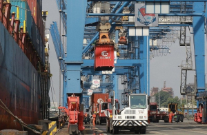 Việt Nam xuất siêu hơn 20 tỷ USD sau 8 tháng