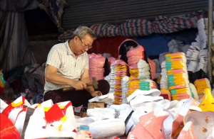 Về Liêu Xá xem làm đồ chơi Trung thu truyền thống