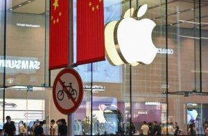  Trung Quốc muốn mở rộng lệnh cấm dùng iPhone, cổ phiếu Apple giảm mạnh