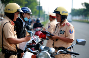 Cần mang theo giấy tờ gì để không bị phạt khi đi 'xe không chính chủ'?