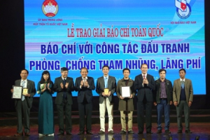 Để báo chí không “cô đơn” trong cuộc đấu tranh phòng, chống tham nhũng, lãng phí