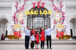 Vui Tết gắn kết, sắm quà đắc lộc tại Vincom