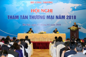 Thủ tướng: Tham tán không thể ngồi chờ doanh nghiệp tới 'nhờ' giúp