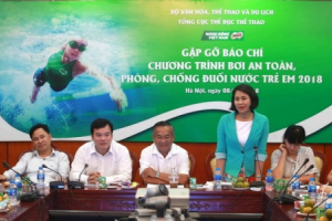 Phát động chương trình bơi an toàn và phòng chống đuối nước trẻ em 2018
