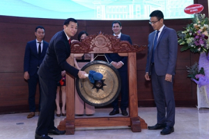 Cổ phiếu Vinhomes tăng trần 20% phiên chào sàn