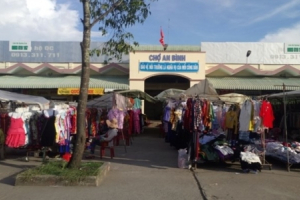 Nhà báo bị bảo vệ chợ dọa đánh ngay trong ngày báo chí
