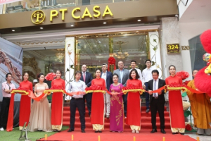 Nội thất PT Casa khai trương ấn tượng với màn biểu diễn motor phân khối lớn