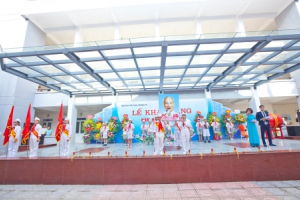 Gần 2 triệu học sinh Hà Nội tưng bừng khai giảng năm học mới
