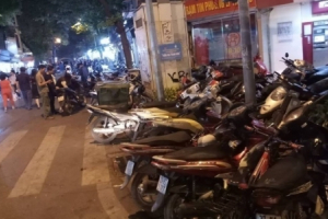 Hà Nội: Điểm trông giữ xe không phép hoành hành khắp phố cổ