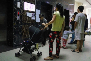 Chung cư liệt truyện: Đi thang máy (Bài 1)