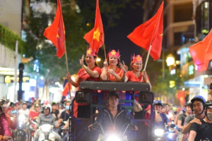 Muôn vẻ vui nhộn, hài hước cổ động viên Việt Nam