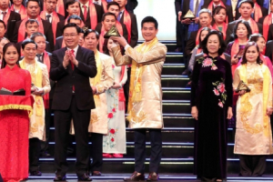 Phó Thủ tướng Vương Đình Huệ dự lễ trao giải Sao Vàng Đất Việt