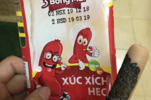 Thực hư xúc xích Vissan có giòi?