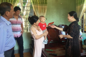 'Tôi năn nỉ họ hàng: Lì xì con tôi ít thôi'