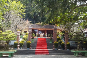 Tâm linh hang Tám cô đầu năm mới.