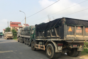 Hà Tĩnh: Bắt đoàn xe chở cát “lậu” vi phạm trọng tải