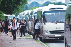 Thủ tướng yêu cầu đảm bảo tuyệt đối an toàn giao thông đưa đón học sinh