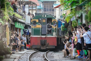 Cà phê đường tàu: Phải an toàn, đúng luật, không vì lợi ích một nhóm người