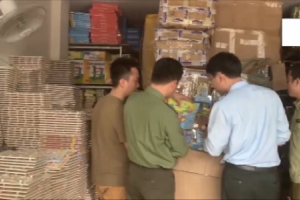 Hà Nội: Tạm giữ đồ chơi trẻ em có hình bản đồ 'đường lưỡi bò'