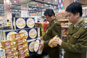 Hà Nội: Tăng cường phòng chống buôn lậu và gian lận thương mại dịp cuối năm