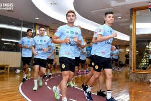 Sợ lộ bài, ĐT Thái Lan không ra sân mà "luyện công" trong khách sạn