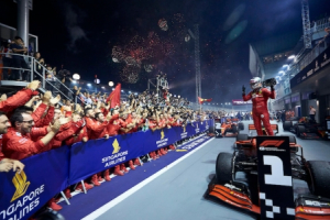 Đường đua công thức 1 Hà Nội mở bán 2 khán đài cuối và hạng vé Paddock Club