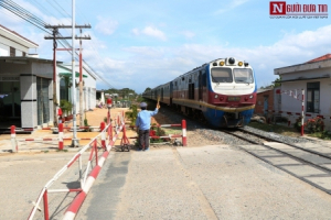 Ninh Thuận: Hàng loạt công trình xây dựng lấn chiếm hành lang an toàn đường sắt