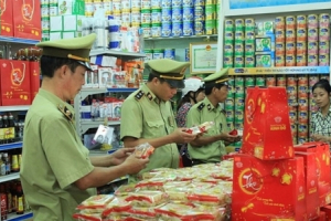 Ra quân chống buôn lậu, hàng giả dịp Tết Canh Tý 2020