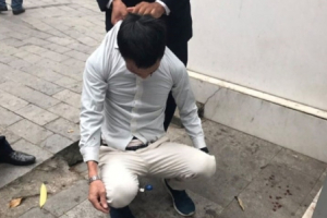 Hà Nội: Bắt nóng đối tượng có dao nhọn trộm cắp trên phố đi bộ